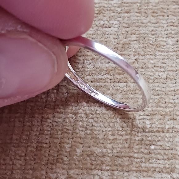 Silver Four Prong Synthetic Crystal Stonw Ring - Picture 9 of 10